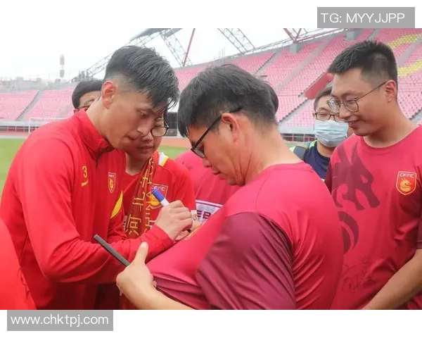 南京篮球队耐力争议引发热议球迷对球队表现和训练方式展开激烈讨论 南京篮球队耐力争议引发热议球迷对球队表现和训练方式展开激烈讨论