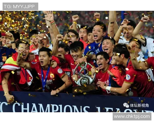 恒大足球迎战天津泰达强强对决引发球迷热议与期待