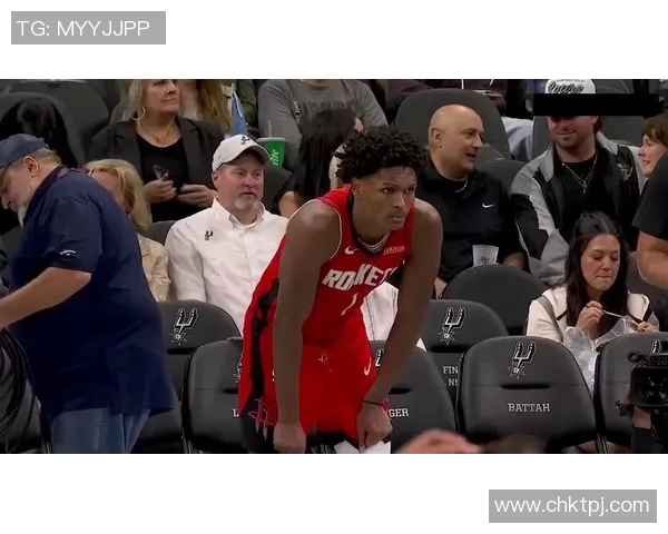 火箭与马刺激战回顾NBA精彩录像重温与分析