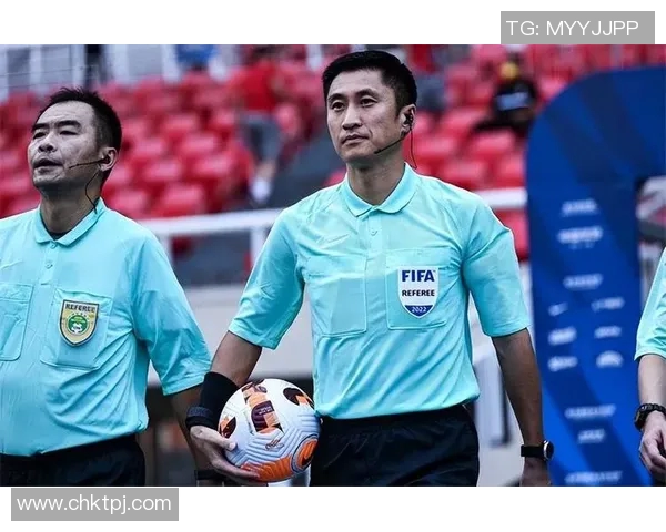 国安对阵鲁能马宁执法引热议球迷期待公平公正的比赛环境