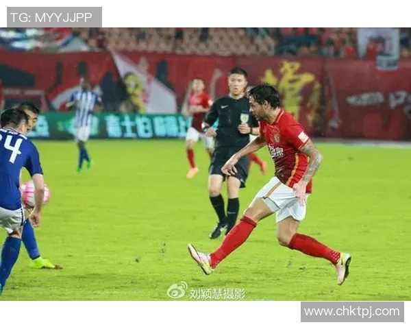 广州恒大与上海上演巅峰对决球迷期待精彩赛事再创经典瞬间 广州恒大与上海上演巅峰对决球迷期待精彩赛事再创经典瞬间