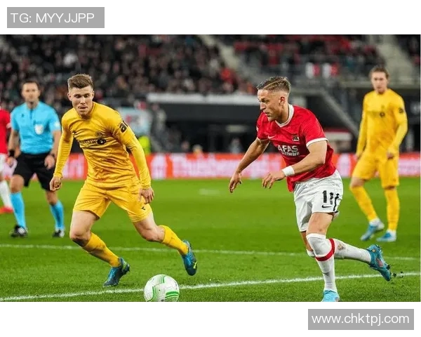 桑德尼斯与汉坎的精彩对决揭示了足球战术的博弈与球员的激情表现