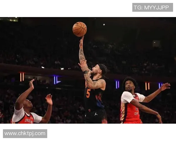 勇士与尼克斯激战正酣直播盛况不容错过精彩瞬间尽在其中 勇士与尼克斯激战正酣直播盛况不容错过精彩瞬间尽在其中